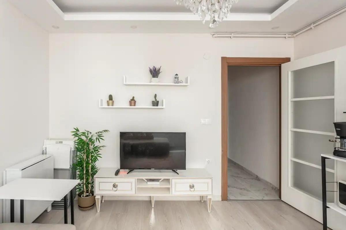 Istanbul'Un Merkezinde Cevahir Avm Karsisi 1+1 Yeni Ev Exteriör bild